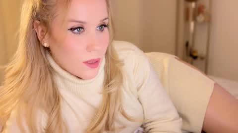 Mya-be Yours P online show from December 1, 7:03 pm