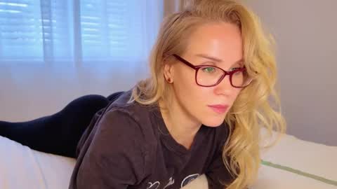 Mya-be Yours P online show from November 3, 4:30 pm