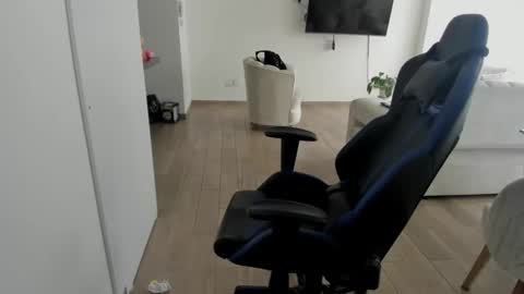 myboss_ online show from October 9, 5:55 pm