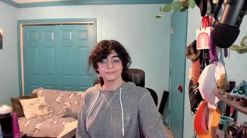 Snapshot of myceliummouse chatting on April 7, 2:23 am Grace online show from April 7, 2:23 am