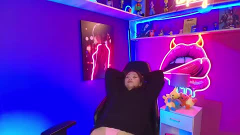 Milly Cute online show from March 21, 6:29 am