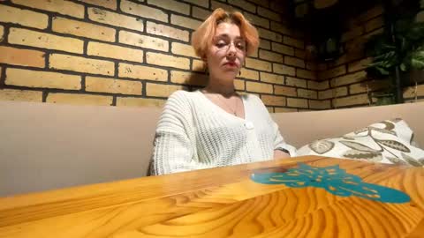 Snapshot of myeshacovarrubio chatting on September 23, 3:37 pm Esha online show from September 23, 3:37 pm