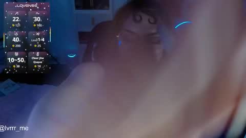 Nicoll Independent model Please help me to reach 100 thumbs up online show from October 26, 5:35 am