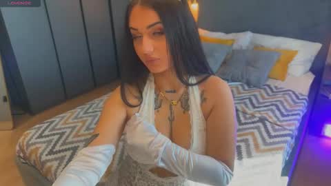 Snapshot of mygoddesshecate chatting on October 16, 6:14 am Hecate online show from October 16, 6:14 am