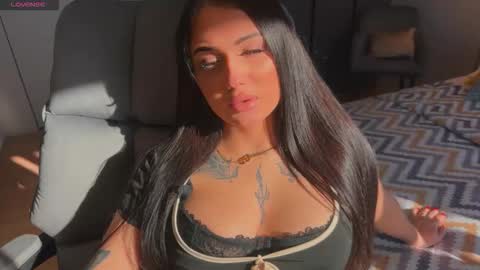 Snapshot of mygoddesshecate chatting on October 18, 5:21 am Hecate online show from October 18, 5:21 am