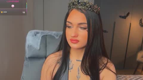 Snapshot of mygoddesshecate chatting on October 25, 5:37 am Hecate online show from October 25, 5:37 am