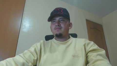 Snapshot of myke_andrade chatting on January 5, 6:56 am myke_andrade online show from January 5, 6:56 am