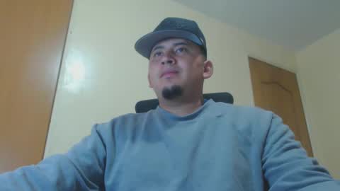 Snapshot of myke_andrade chatting on January 6, 5:19 am myke_andrade online show from January 6, 5:19 am