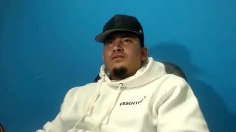 Snapshot of myke_andrade chatting on January 24, 2:18 am myke_andrade online show from January 24, 2:18 am