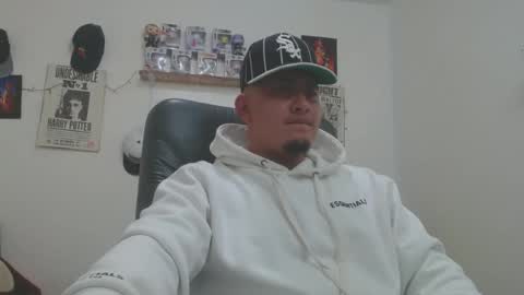 Snapshot of myke_andrade chatting on February 2, 5:15 pm myke_andrade online show from February 2, 5:15 pm