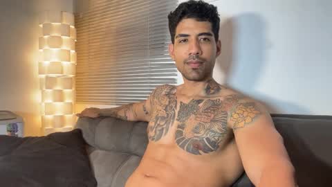 Snapshot of myke_esthetic chatting on March 15, 11:55 pm Myke esthetic online show from March 15, 11:55 pm