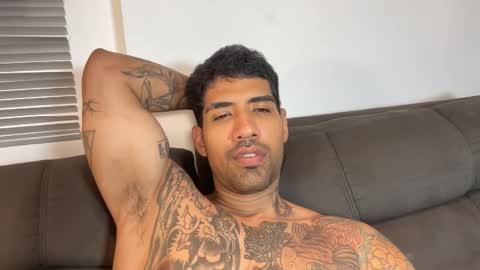 Snapshot of myke_esthetic chatting on March 16, 5:44 am Myke esthetic online show from March 16, 5:44 am