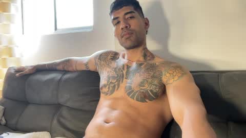 Snapshot of myke_esthetic chatting on April 2, 8:39 pm Myke esthetic online show from April 2, 8:39 pm