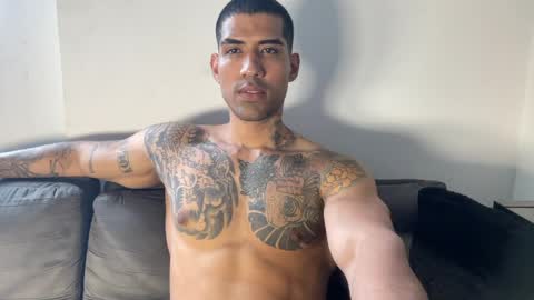Snapshot of myke_esthetic chatting on April 19, 8:55 pm Myke esthetic online show from April 19, 8:55 pm