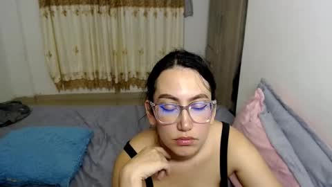 Snapshot of myke_xxx chatting on February 10, 1:21 am mike online show from February 10, 1:21 am