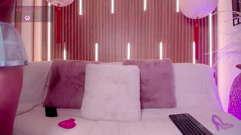 Snapshot of myladreams_ chatting on January 19, 3:21 am Myla online show from January 19, 3:21 am