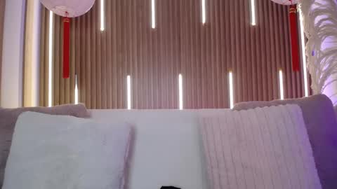 Snapshot of myladreams_ chatting on February 5, 3:00 am Myla online show from February 5, 3:00 am