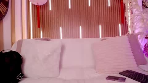 Snapshot of myladreams_ chatting on February 6, 6:07 am Myla online show from February 6, 6:07 am