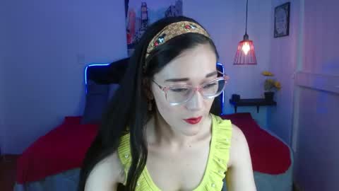 Snapshot of mylu_xx chatting on May 1, 1:37 pm MYLU online show from May 1, 1:37 pm