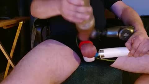 Snapshot of mynameisbigloads chatting on February 10, 1:43 am mynameisbigloads online show from February 10, 1:43 am