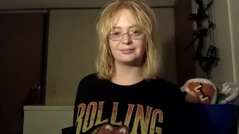 Snapshot of myrabbithole chatting on October 20, 3:40 am Annie Archer online show from October 20, 3:40 am