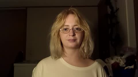 Snapshot of myrabbithole chatting on October 21, 12:00 am Annie Archer online show from October 21, 12:00 am