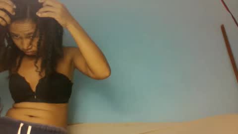 myriamee online show from June 7, 8:29 am