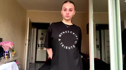 Ele online show from April 2, 7:06 am