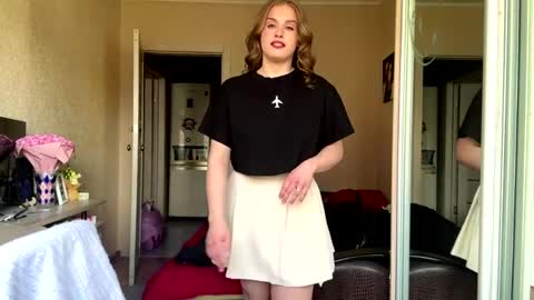 Ele online show from April 3, 7:06 am