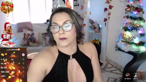 Snapshot of myrnasexxx chatting on December 22, 10:25 pm Myrna Sessions online show from December 22, 10:25 pm