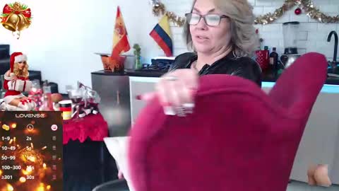 Snapshot of myrnasexxx chatting on December 29, 2:42 pm Myrna Sessions online show from December 29, 2:42 pm