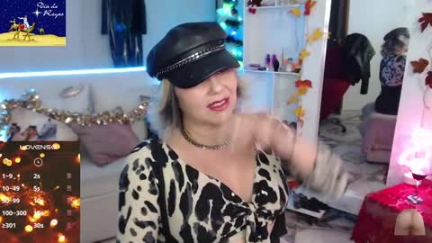 Snapshot of myrnasexxx chatting on January 5, 2:06 am Myrna Sessions online show from January 5, 2:06 am