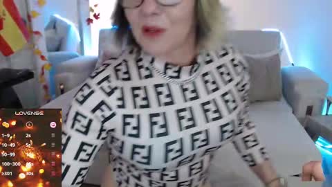 Snapshot of myrnasexxx chatting on January 20, 10:37 pm Myrna Sessions online show from January 20, 10:37 pm