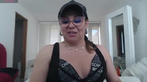 Snapshot of myrnasexxx chatting on May 9, 4:12 pm Myrna Sessions online show from May 9, 4:12 pm