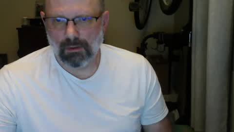 Just hanging out - No pressure online show from June 25, 4:01 am