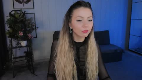 Maria  online show from December 1, 11:36 pm