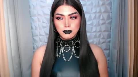 Snapshot of mysterious_diva chatting on October 13, 9:15 pm SUPPORT GODDESS TRISHA AND DONT FORGET TO FOLLOW ME online show from October 13, 9:15 pm