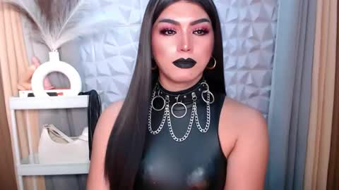 Snapshot of mysterious_diva chatting on October 14, 9:21 am SUPPORT GODDESS TRISHA AND DONT FORGET TO FOLLOW ME online show from October 14, 9:21 am