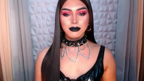 Snapshot of mysterious_diva chatting on October 14, 10:10 pm SUPPORT GODDESS TRISHA AND DONT FORGET TO FOLLOW ME online show from October 14, 10:10 pm