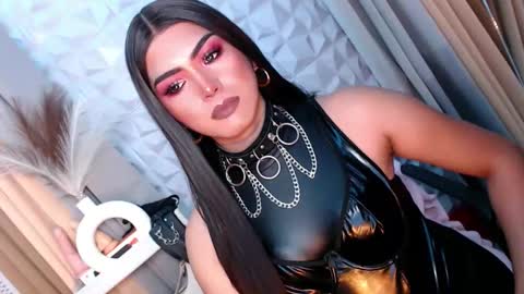 Snapshot of mysterious_diva chatting on October 24, 2:19 am SUPPORT GODDESS TRISHA AND DONT FORGET TO FOLLOW ME online show from October 24, 2:19 am