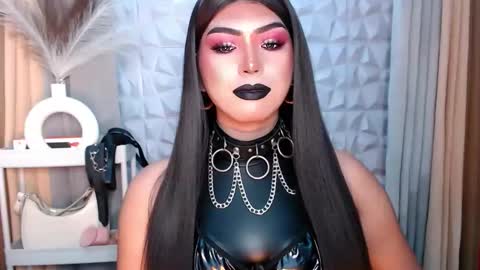 Snapshot of mysterious_diva chatting on October 25, 11:32 pm SUPPORT GODDESS TRISHA AND DONT FORGET TO FOLLOW ME online show from October 25, 11:32 pm