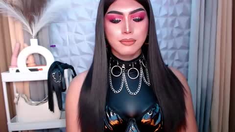 Snapshot of mysterious_diva chatting on October 27, 8:35 pm SUPPORT GODDESS TRISHA AND DONT FORGET TO FOLLOW ME online show from October 27, 8:35 pm