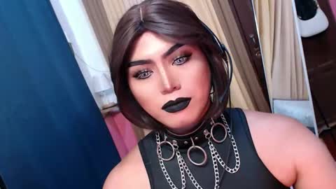 Snapshot of mysterious_diva chatting on April 20, 6:53 pm SUPPORT GODDESS TRISHA AND DONT FORGET TO FOLLOW ME online show from April 20, 6:53 pm