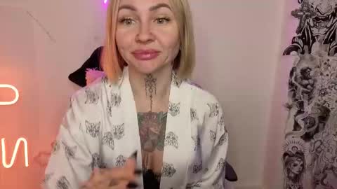 Snapshot of mysterious_twist chatting on March 20, 4:34 pm mysterious_twist online show from March 20, 4:34 pm