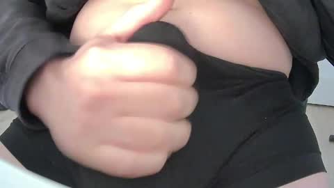 Snapshot of mysteriousman997 chatting on April 2, 8:45 am Leo online show from April 2, 8:45 am