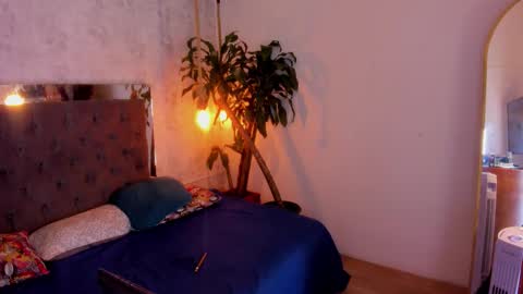 Snapshot of mysterius_boy chatting on February 16, 9:44 pm Marcus online show from February 16, 9:44 pm
