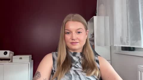 Snapshot of mysteryericax chatting on May 13, 7:39 am Erica online show from May 13, 7:39 am
