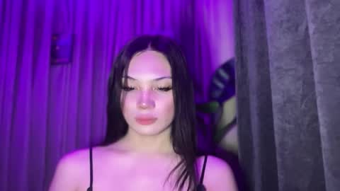 UR GIRL NEXTDOOR online show from March 8, 7:45 am