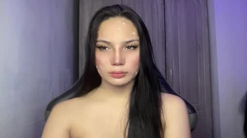 UR GIRL NEXTDOOR online show from May 17, 11:39 am