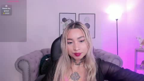 mystic_nova_ online show from March 6, 11:39 am